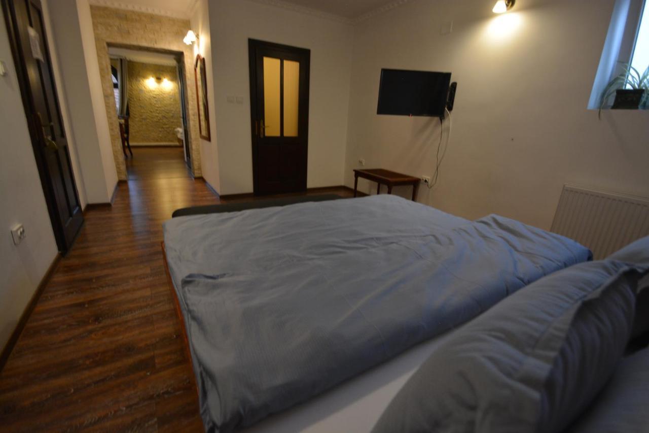 Gala - Guesthouse オラデア エクステリア 写真